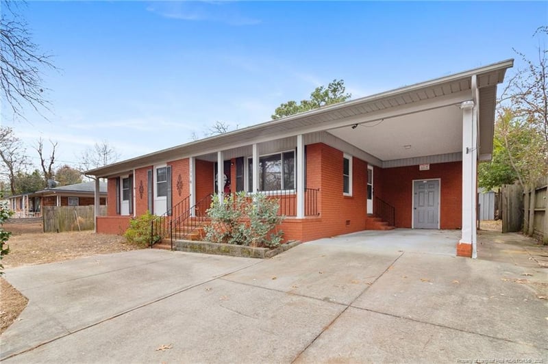 1104 Odom Dr, Fayetteville, NC 28304