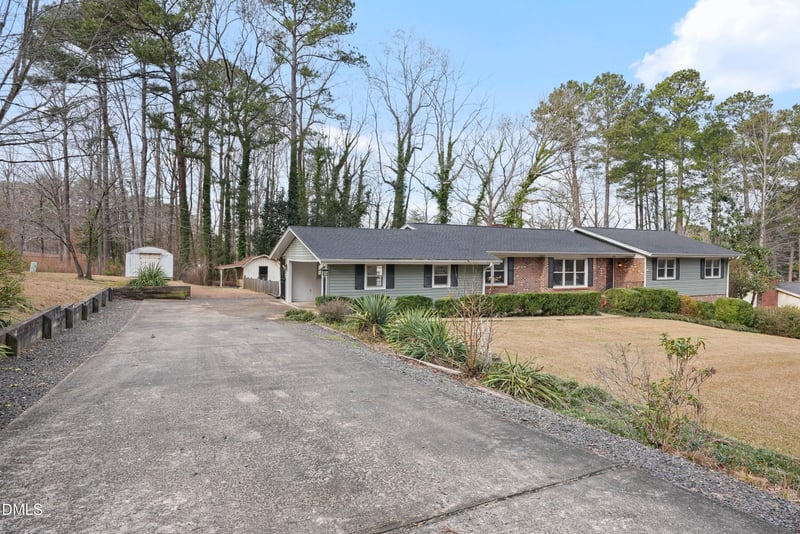 1104 Oldham Lake Rd, Sanford, NC 27330