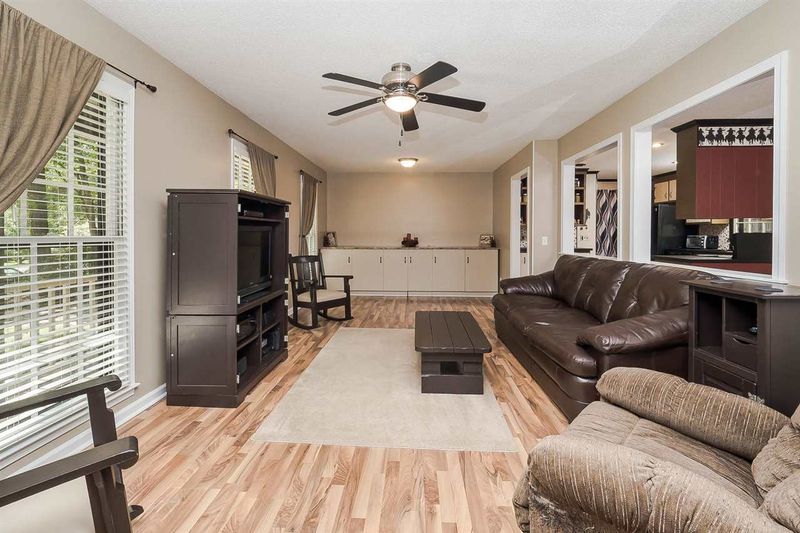 1104 Poole Dr, Garner, NC 27529
