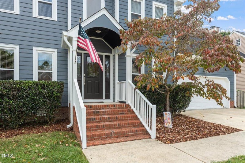 1104 Sanbour Dr, Apex, NC 27502