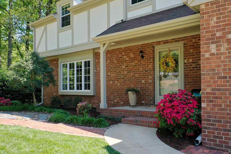 1104 Sudbury Ct, Raleigh, NC 27609