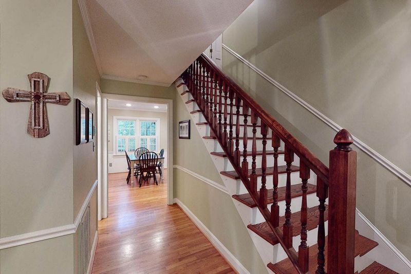 1104 Sudbury Ct, Raleigh, NC 27609