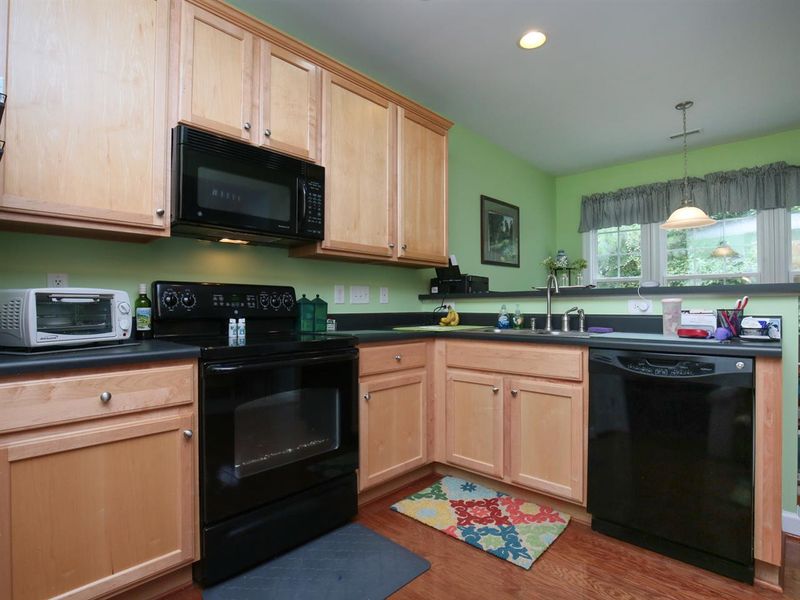 1105 Bartlett Cir, Hillsborough, NC 27278