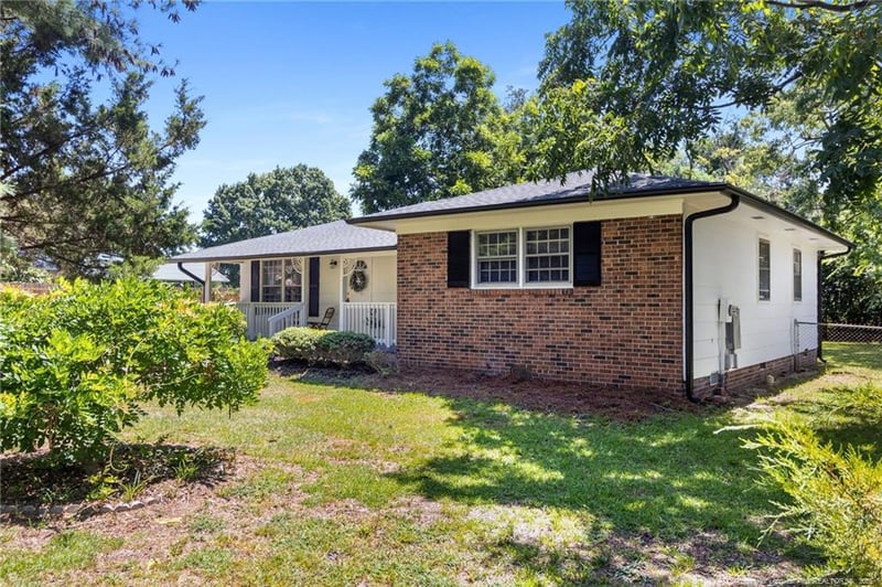 1105 Barwin Dr, Fayetteville, NC 28304