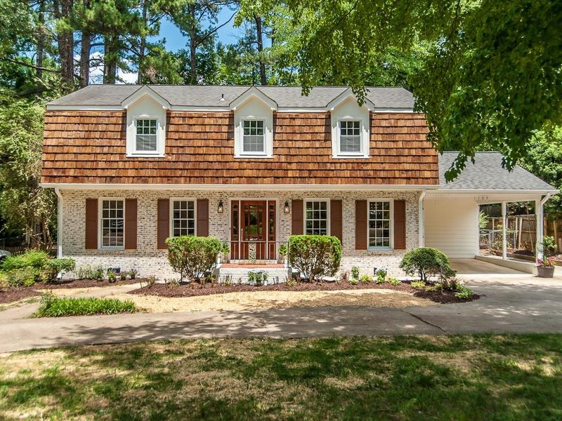 1105 Cedarhurst Dr, Raleigh, NC 27609