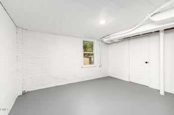 1105 Dabney Dr, Henderson, NC 27536