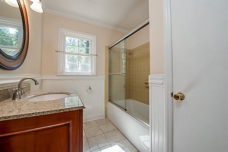 1105 Donphil Rd, Durham, NC 27712