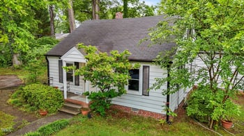 1105 Hawthorne Ln, Burlington, NC 27215