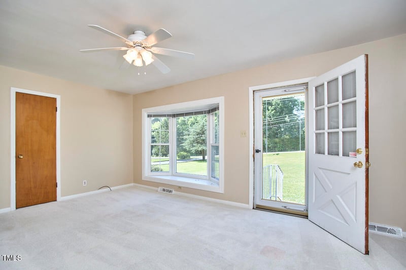 1105 Horseshoe Rd, Durham, NC 27703