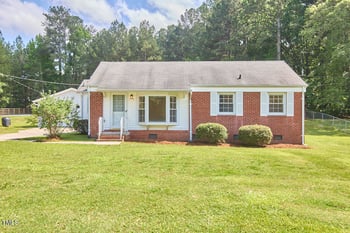 1105 Horseshoe Rd, Durham, NC 27703
