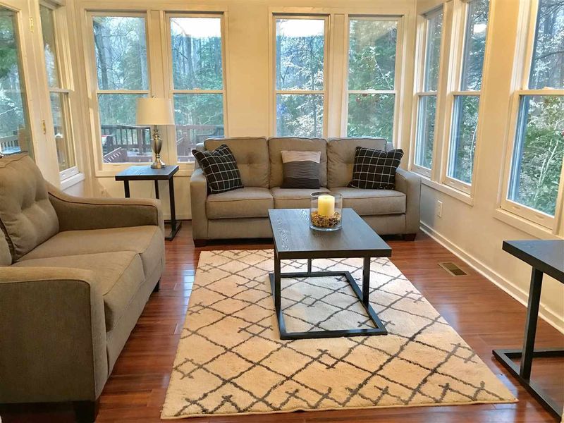 1105 Imperial Rd, Cary, NC 27511