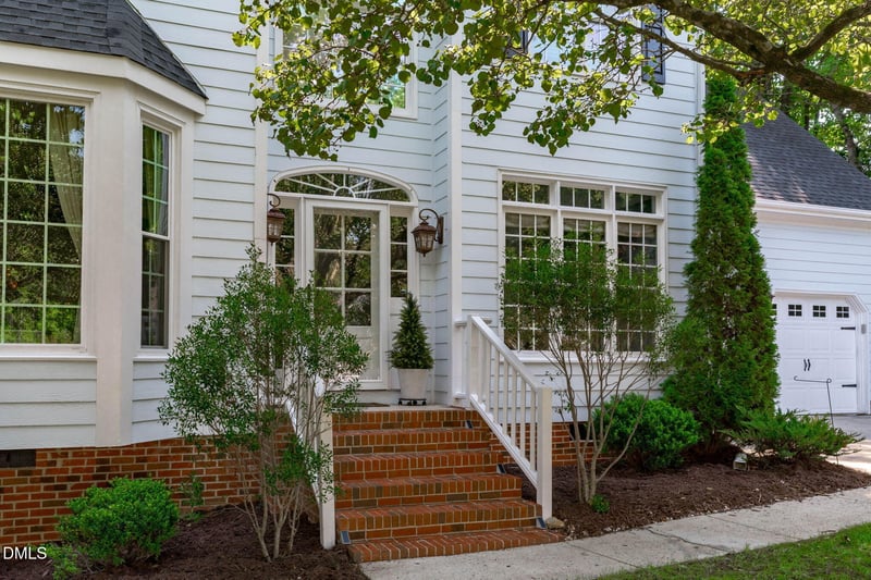 1105 Linden Ridge Dr, Holly Springs, NC 27540