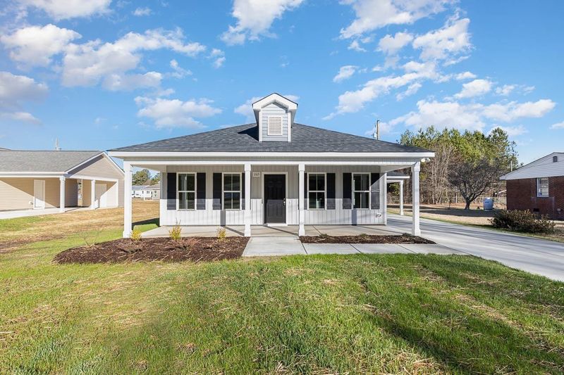 1105 E Lizzie St, Selma, NC 27576