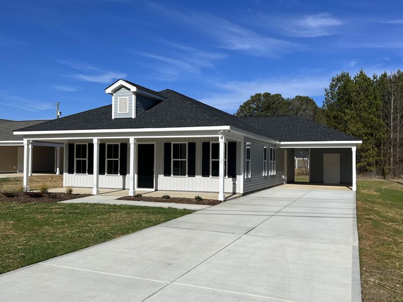1105 E Lizzie St, Selma, NC 27576