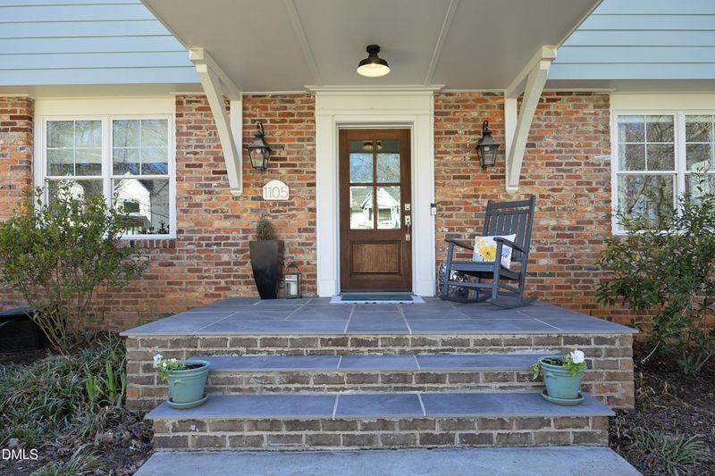 1105 Manchester Dr, Raleigh, NC 27609