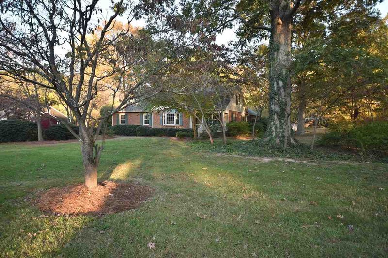 1105 Mcpherson Dr, Burlington, NC 27215