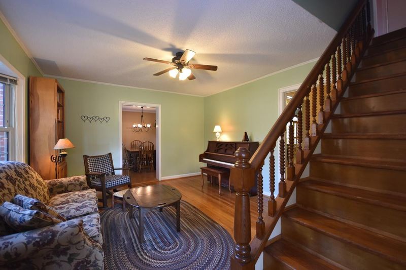 1105 Mcpherson Dr, Burlington, NC 27215