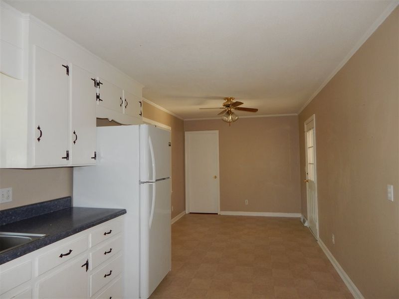 1105 N Park Ave, Dunn, NC 28334