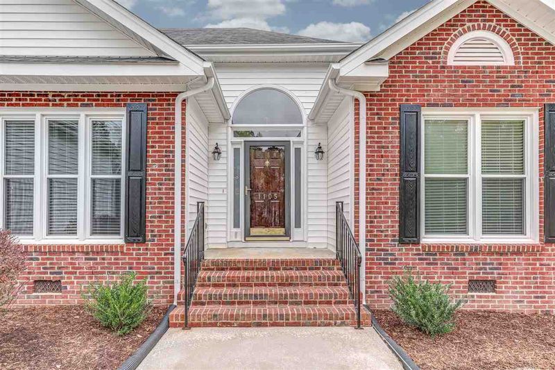 1105 Sky Ridge Dr, Raleigh, NC 27603