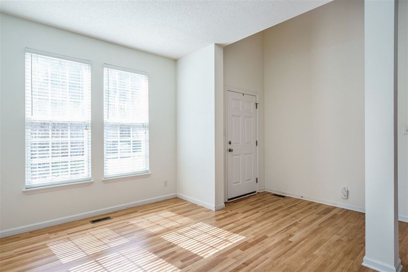1105 Sophomore Ct, Durham, NC 27713