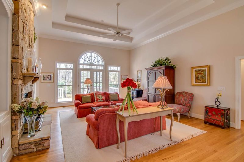 1105 Stonebridge Dr, Durham, NC 27712