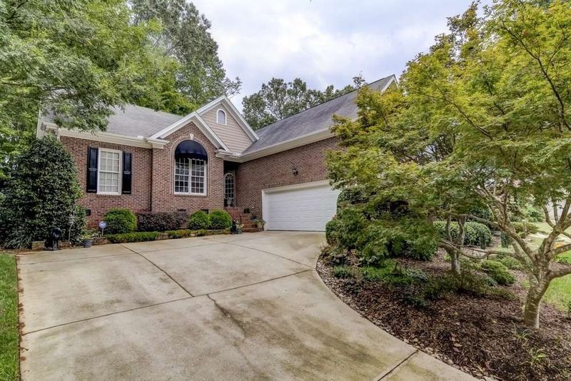 1105 Wedgeland Dr, Raleigh, NC 27615