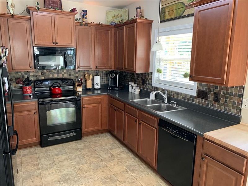 1106 Castle Pines Dr, Mebane, NC 27302