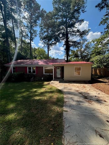 1106 Pinehurst St, Sanford, NC 27330