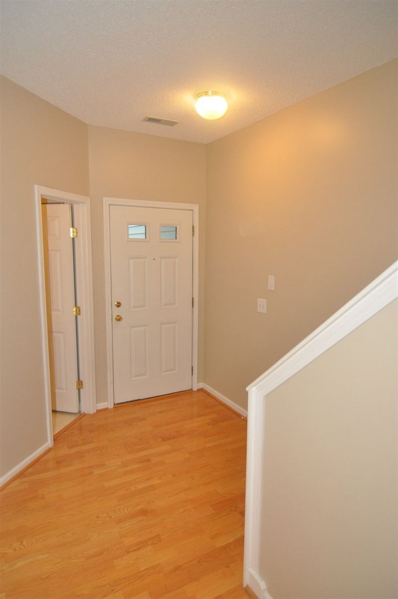 1106 Vermillion Dr, Durham, NC 27713