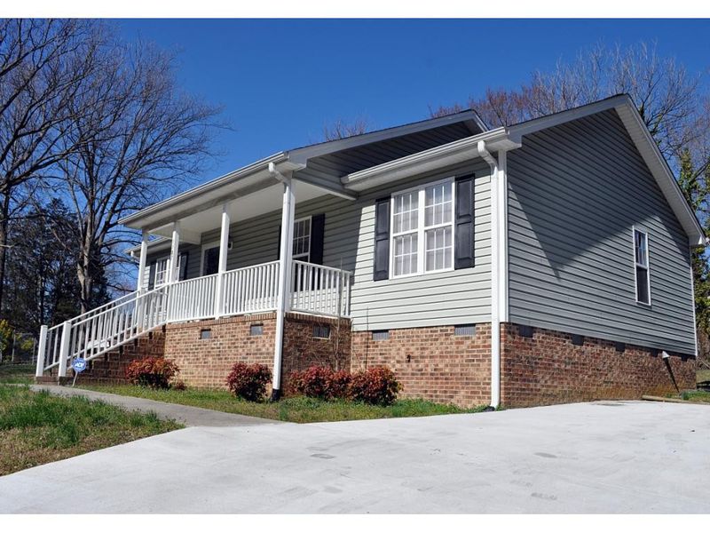 1107 Durham St, Burlington, NC 27217