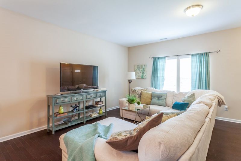 1107 Ileagnes Rd, Raleigh, NC 27603