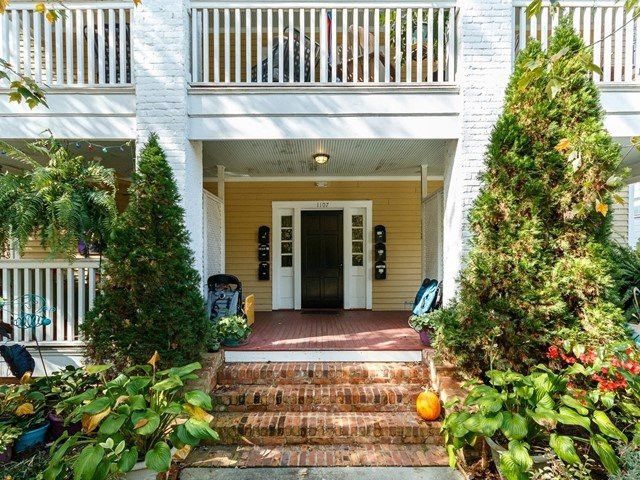 1107 Mordecai Dr #302, Raleigh, NC 27604