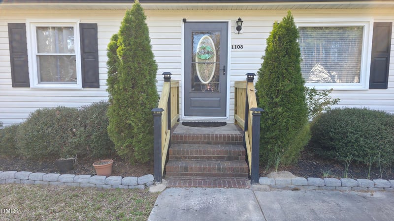 1108 6th St, Lillington, NC 27546