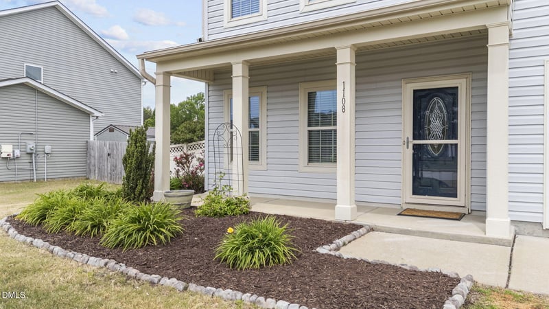1108 Arden Trace Ct, Fuquay Varina, NC 27526