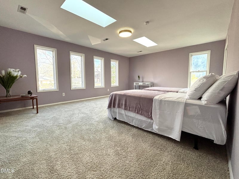 1108 Hemingway Dr, Raleigh, NC 27609