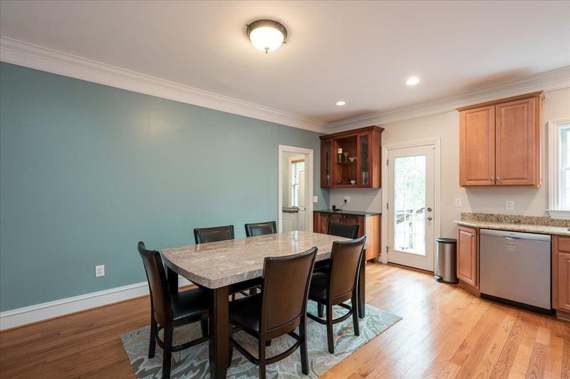1108 Hickory Pond Ct, Raleigh, NC 27612