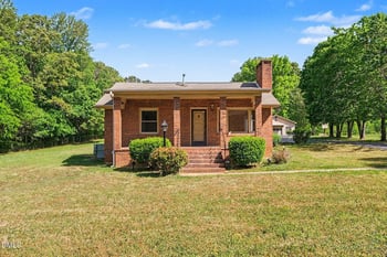 1108 King St, Hillsborough, NC 27278