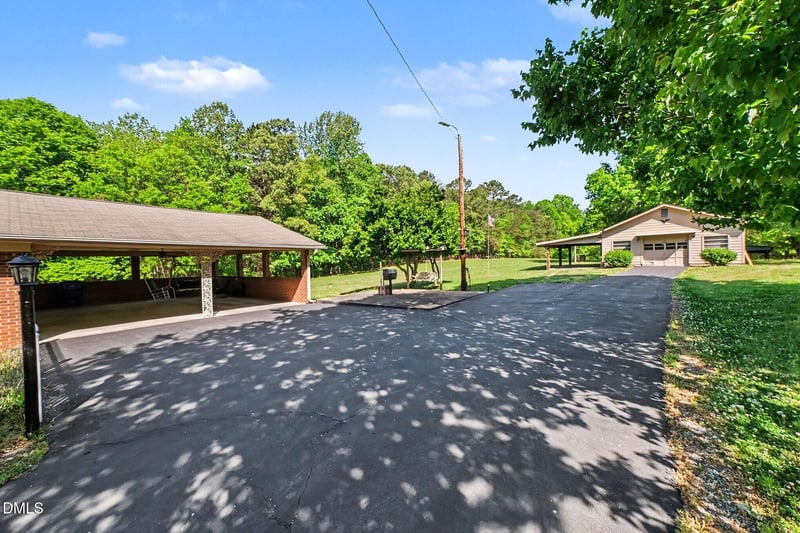 1108 King St, Hillsborough, NC 27278