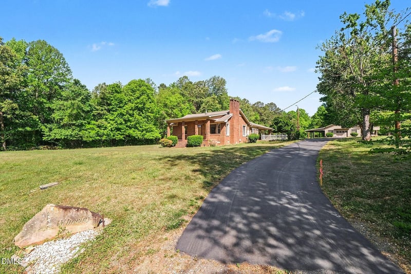 1108 King St, Hillsborough, NC 27278