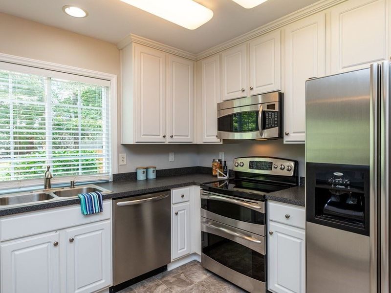 1108 Mallory Ln, Durham, NC 27713