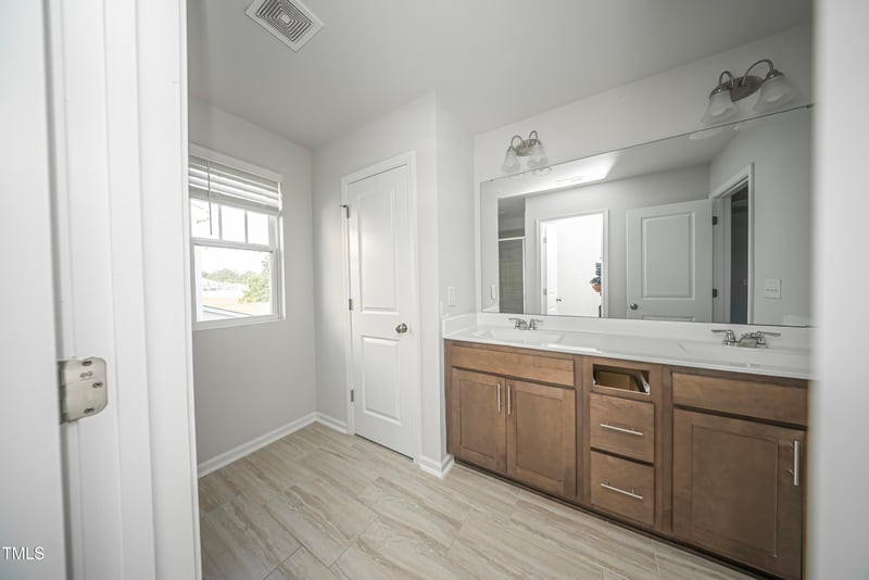 1108 Matterhorn Dr, Fuquay Varina, NC 27526