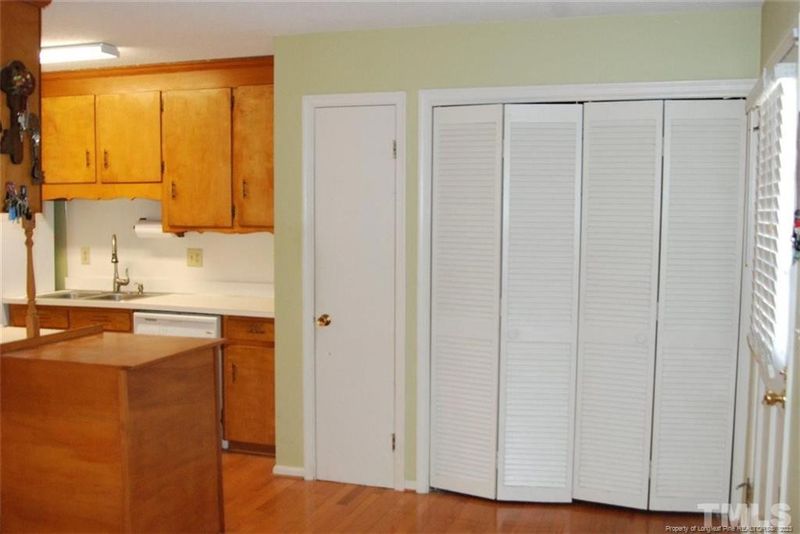 1108 W Pope St, Benson, NC 27504