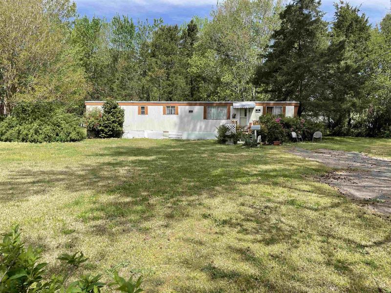 1108 Ridgecrest Dr, Zebulon, NC 27597
