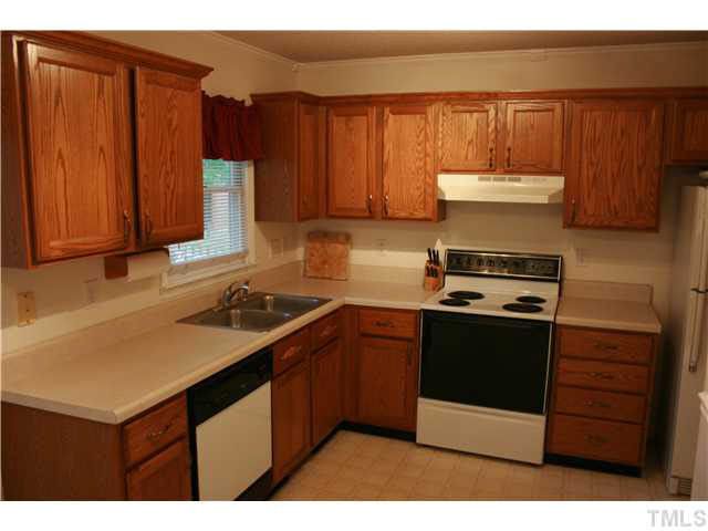1108 Sheetbend Ln, Raleigh, NC 27606