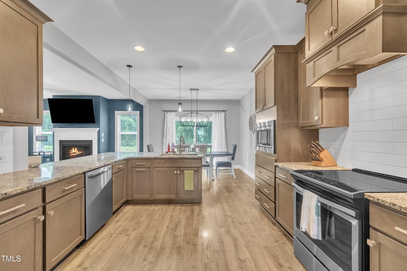 1109 Agio Ct, Zebulon, NC 27597