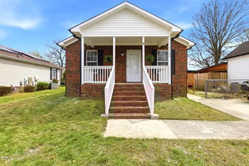 1109 Benjamin Benson St, Greensboro, NC 27406