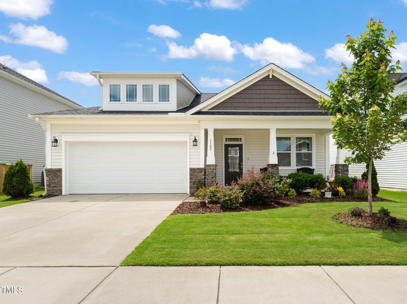 1109 Briar Gate Dr, Holly Springs, NC 27540