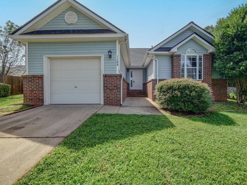 1109 Coquina Ct, Mebane, NC 27302