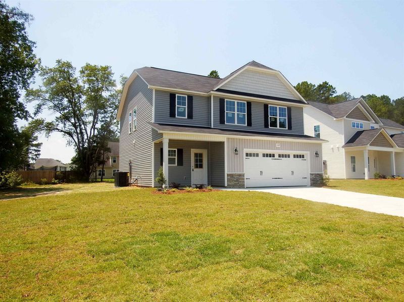 1109 Mayfern Dr, Hope Mills, NC 28348