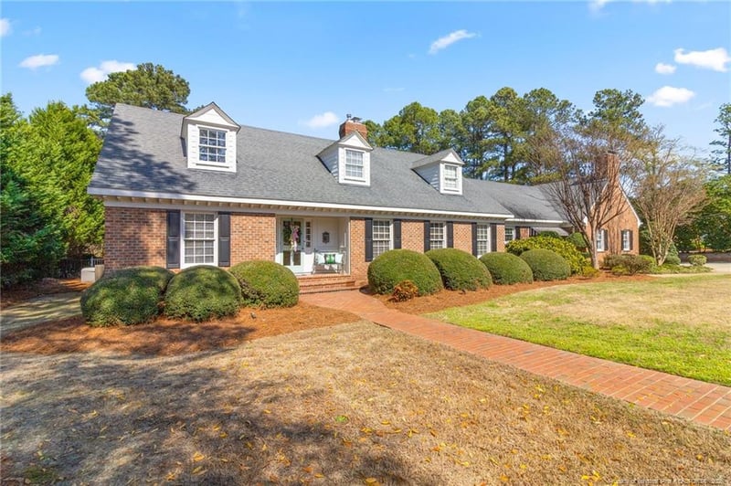 1109 Offshore Dr, Fayetteville, NC 28305